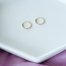 Load image into Gallery viewer, Endless Hoop Earrings
